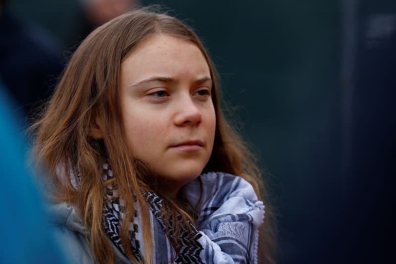 FOTO DE ARCHIVO. Greta Thunberg asiste a la marcha por el clima y la justicia para exigir un cambio político antes de las elecciones en Amsterdam, Países Bajos