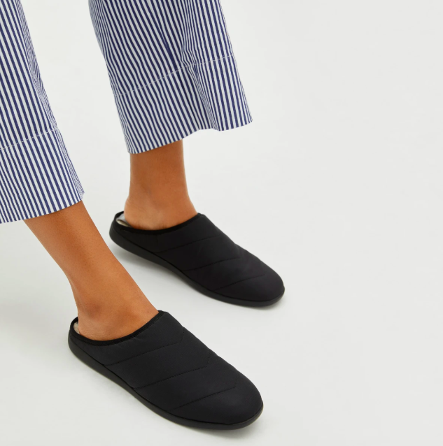 The ReNew Slipper in Black. Image via Everlane.