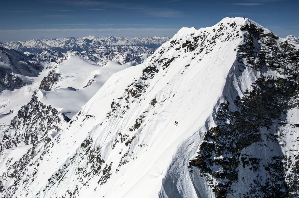 Gilles Sierro is the first person to ski down the face of the Dent Blanche peak in Switzerland. (Photo: David Carlier/Caters News)