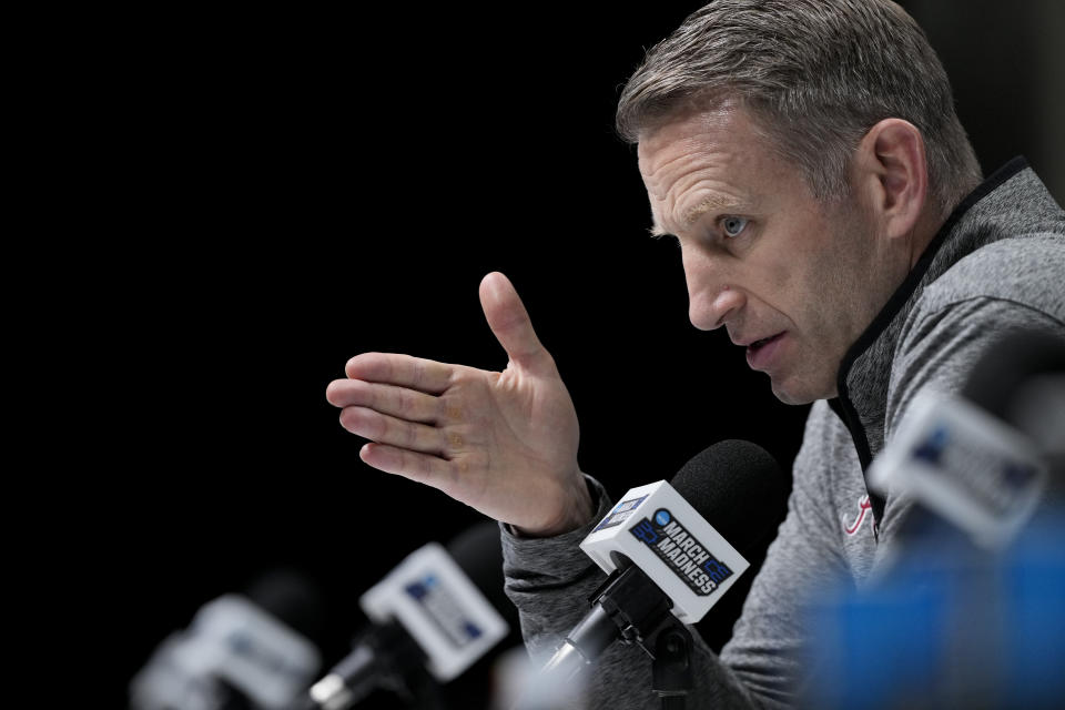 Alabama head coach Nate Oats speaks to the media during a news conference ahead of a Final Four college basketball game in the NCAA Tournament, Thursday, April 4, 2024, in Glendale, Ariz. UConn plays Alabama on Saturday. (AP Photo/David J. Phillip)