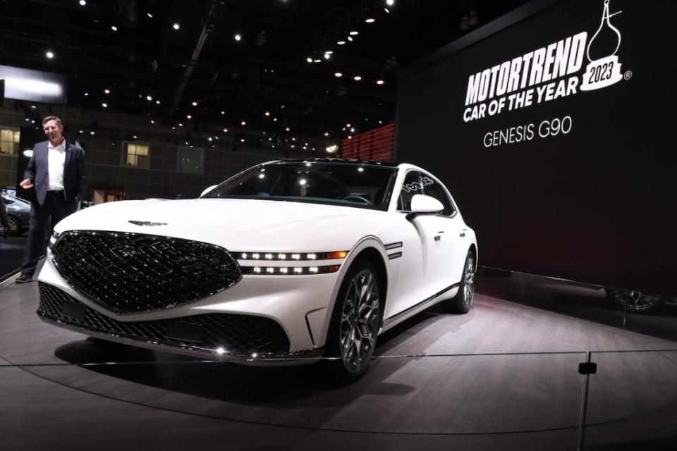 2022-genesis-g90-2023-motor-trend