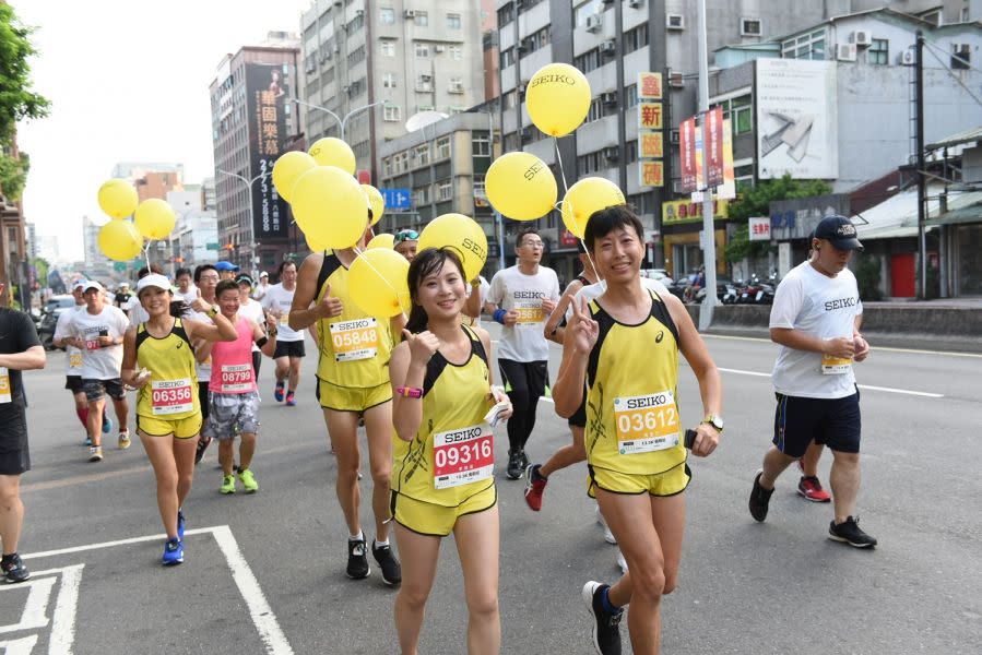 人氣體育主播李逸涵今日也化身官方配速員，並表示困難的不是自己可以跑多快，重點是要很精準地控制跑速，讓跑者們可以一同精準的抵達終點。(主辦單位提供)