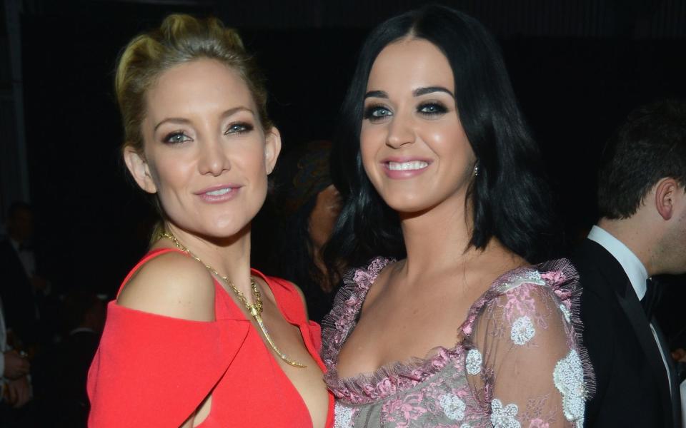 Auf diesem Bild sehen sie Kate Hudson. Und Kate Hudson. Glauben Sie nicht? Die beiden sind nur ein Beispiel dafür, dass bekannte Persönlichkeiten berühmte(re) Stars als Namensvetter besitzen. Unsere Galerie zeigt, wo Verwechslungsgefahr besteht. (Bild: Frazer Harrison/Getty Images for amfAR)