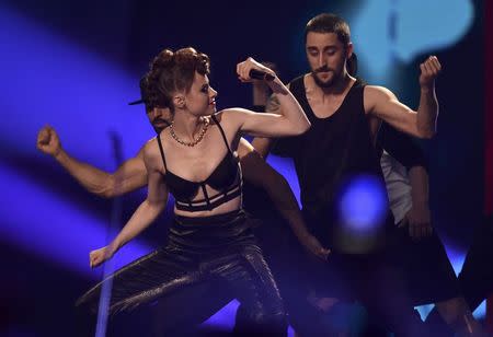 Singer Kiesza performs during the 2014 MTV Europe Music Awards at the SSE Hydro Arena in Glasgow, Scotland, November 9, 2014. REUTERS/Toby Melville