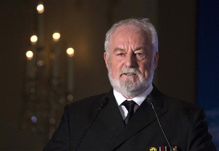 Bernard Hill, actor of captain Edward Smith in the 1997 Titanic movie, speaks during a news conference in Hong Kong January 12, 2014. REUTERS/Tyrone Siu