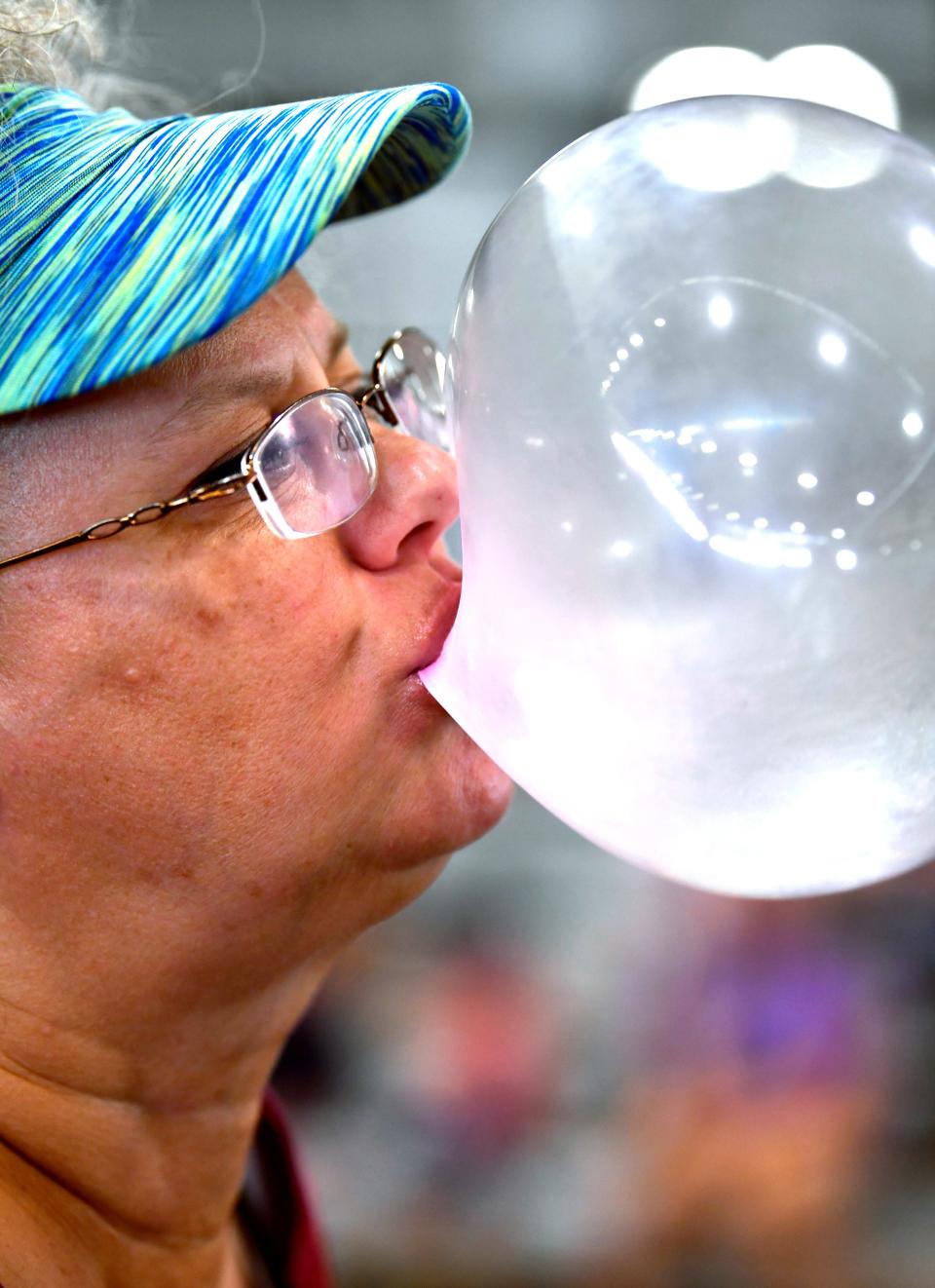 Arick Conners and her 7¾ inch bubble that won the 21 and over category.