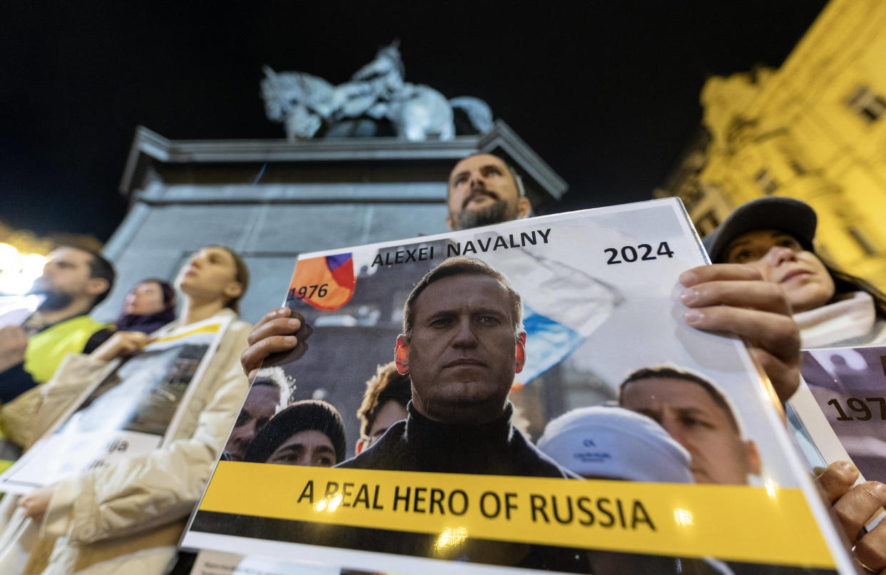 Alexeï Navalny : cet accord secret sur lequel ses proches travaillaient pour le faire libérer de prison (Photo d’un hommage à Alexeï Navalny à Zagreb, en Croatie le 23 février 2024)