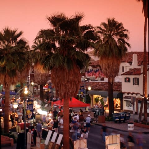 Shopping on Palm Canyon Drive