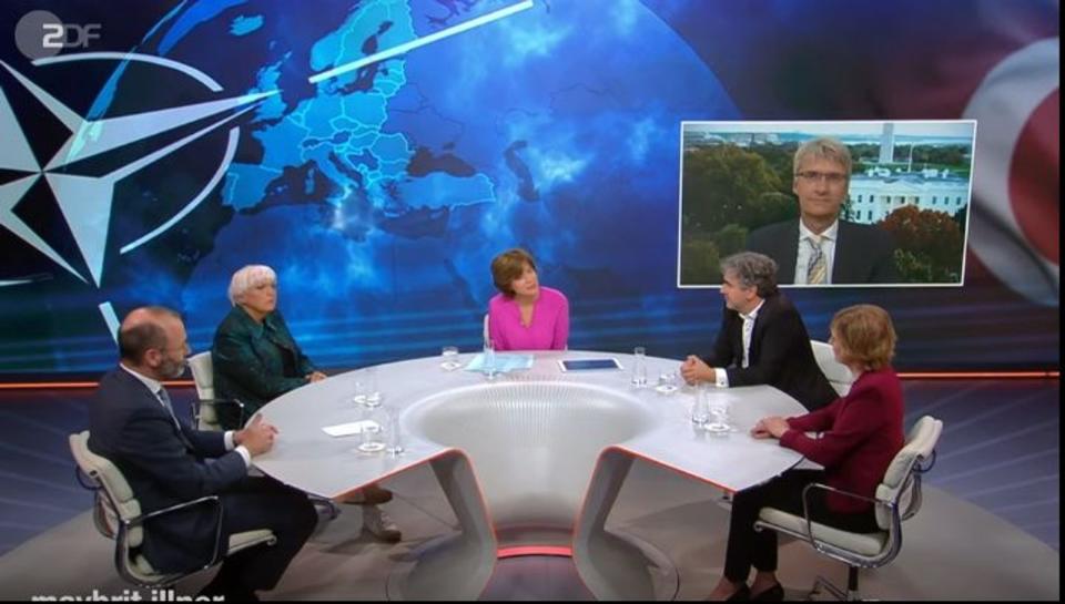 In ihrer ZDF-Talkrunde diskutierte Maybrit Illner am Donnerstagabend die Frage "Streit statt Stärke - Doch nicht gemeinsam gegen Putin?". (Bild: ZDF)