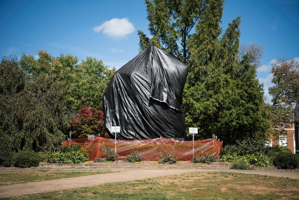 The statue of Confederate Gen. Robert E. Lee that sparked protests in August sits covered in plastic in Charlottesville, Virginia. (Photo: Damon Dahlen/HuffPost)