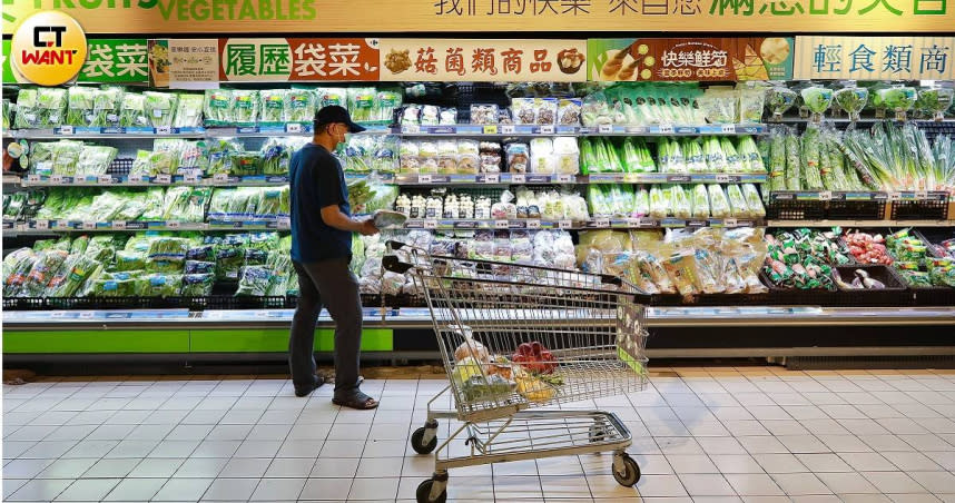 吃對食物就能補鈣，例如深綠色蔬菜如菠菜、地瓜葉都富含鈣質與維生素K2，有助骨質合成；而豆類、綠花椰菜富含足量的鎂，可促進鈣質吸收。（圖／攝影組）