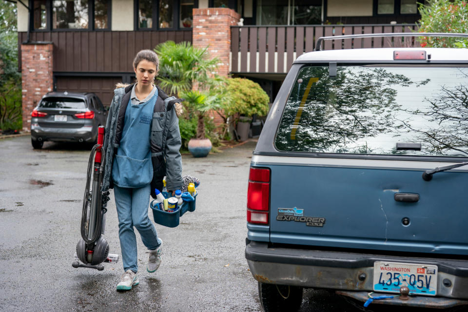MAID (L to R) MARGARET QUALLEY as ALEX in episode 104 of MAID Cr. RICARDO HUBBS/NETFLIX © 2021