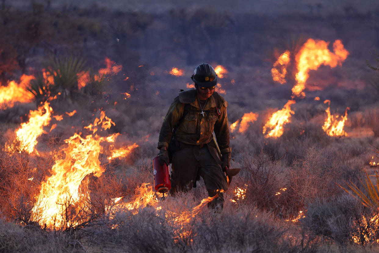 Mojave National Preserve wildfire firefighter DAVID SWANSON/AFP via Getty Images