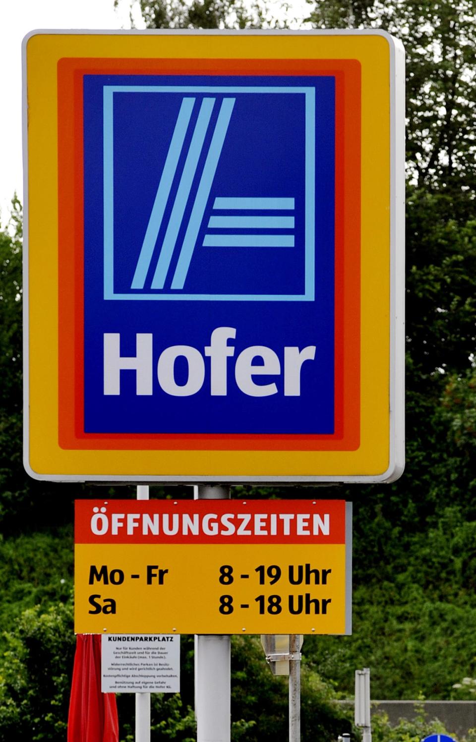 In Österreich gibt es Hofer statt Aldi – so sieht der Schriftzug aus. (Bild: AP Photo/Kerstin Joensson)