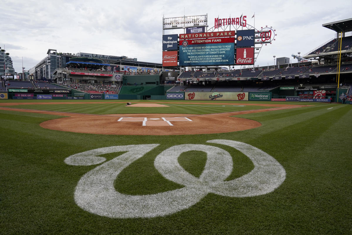 Rockies-Reds postponed due to rain