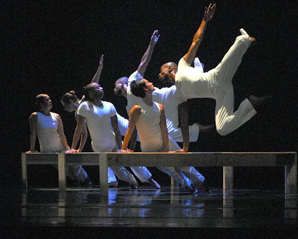 Wylliams/Henry Contemporary Dance Company performs “To Have and to Hold” by Danial Shapiro and Joanie Smith.