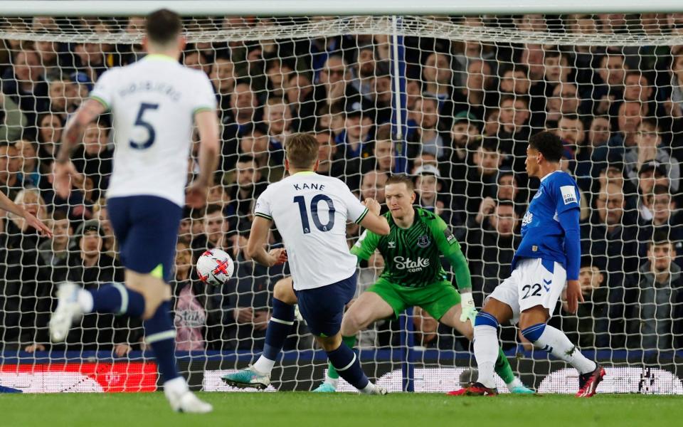 Harry Kane shot - Action Images/Jason Cairnduff