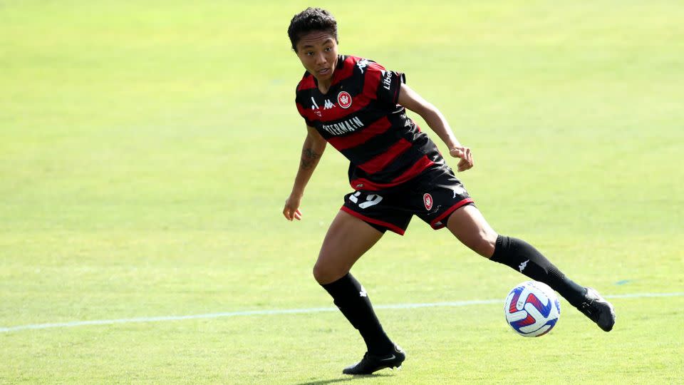 Bolden controla el balón durante un partido de Western Sydney Wanderers vs Western United A-League.  -Jason Irons/Getty Images