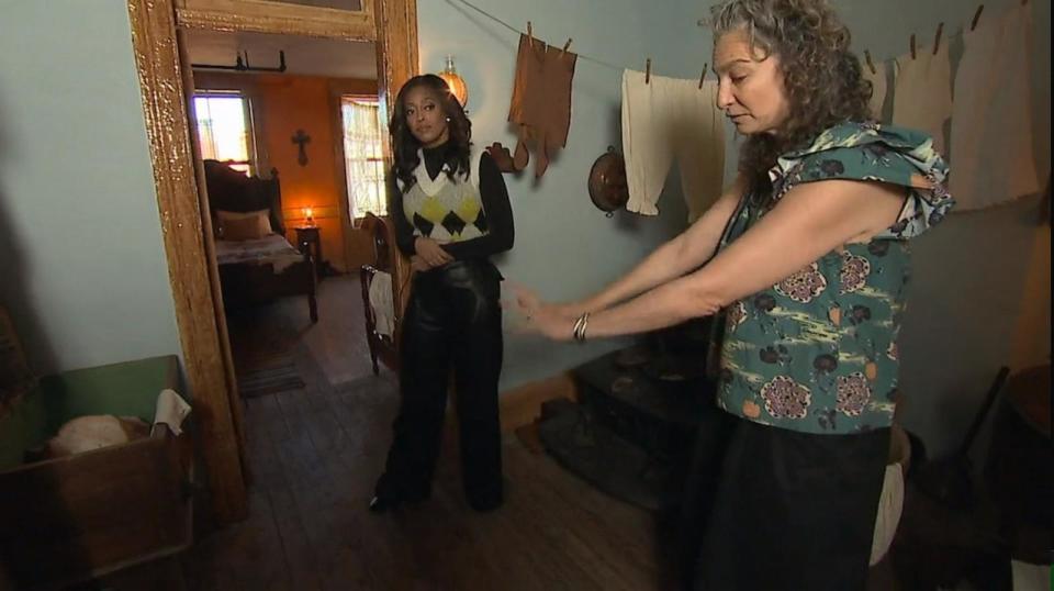 PHOTO: Annie Polland, the president of The Tenement Museum, gives a tour of the 'A Union of Hope: 1869' exhibit. (ABC News)