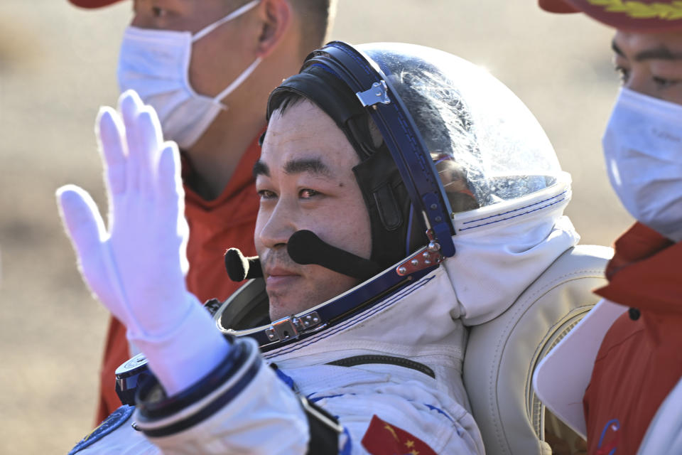 Chinese astronauts return to Earth after 6 months on space station