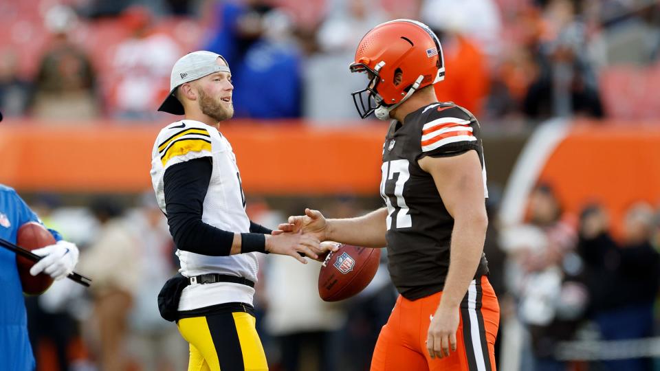 Steelers kicker Chris Boswell, left, visits with Browns long snapper Charley Hughlett before their game in Cleveland, Thursday, Sept. 22, 2022.