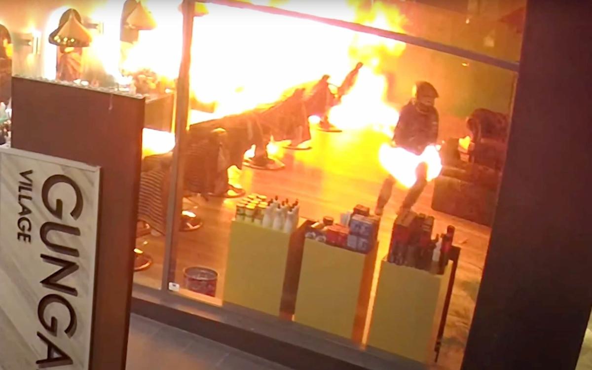 Arsonist sets himself on fire while trying to burn down a hair salon