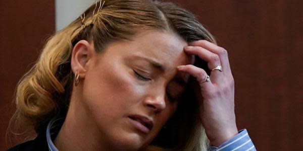 Amiga de Amber Heard revela que la actriz está devastada emocionalmente