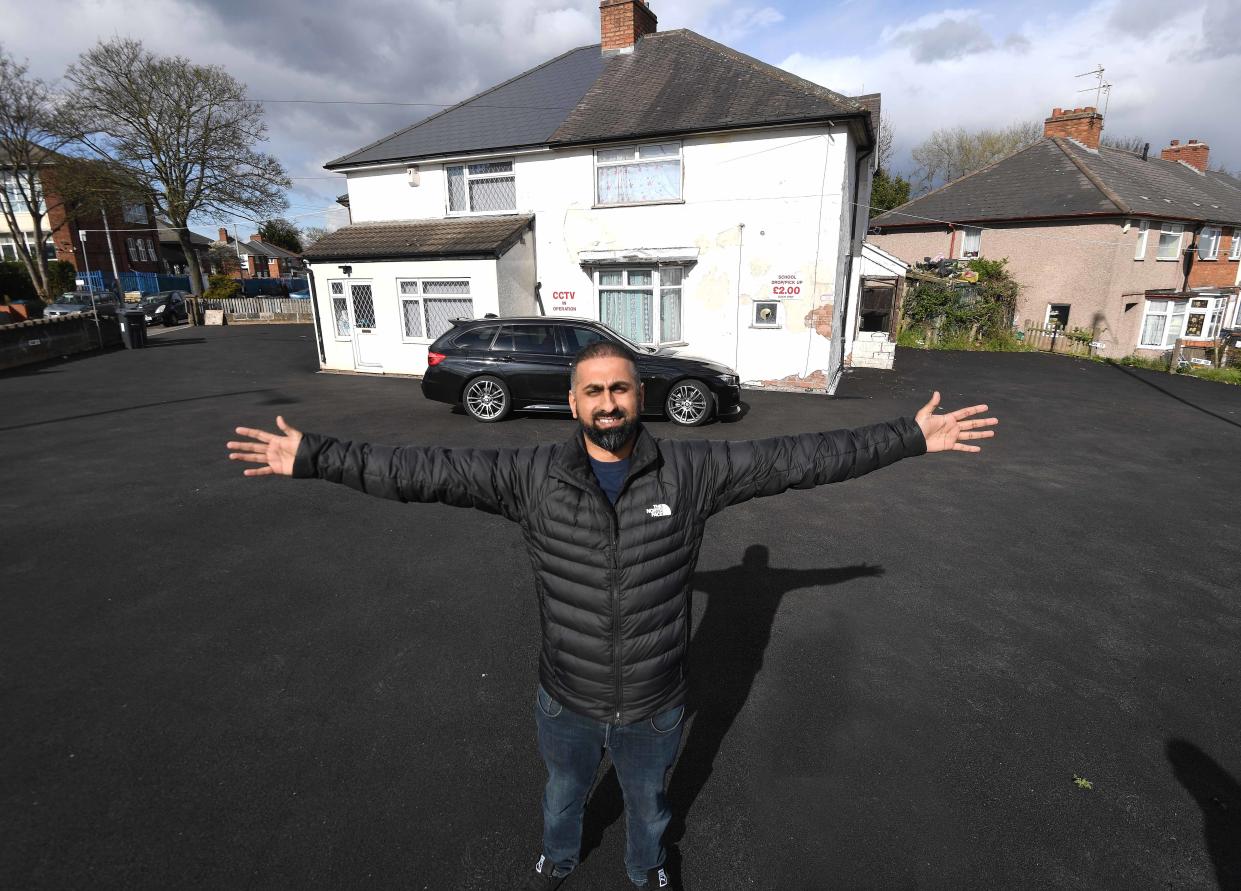 Akeel Ahmed has spent £20,000 turning the driveway of his house into a car park (Reach)