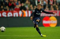 Britain Football Soccer - Bayern Munich v Atletico Madrid - UEFA Champions League Semi Final Second Leg - Allianz Arena, Munich - 3/5/16. Antoine Griezmann scores the first goal for Atletico Madrid. Reuters / Michaela Rehle