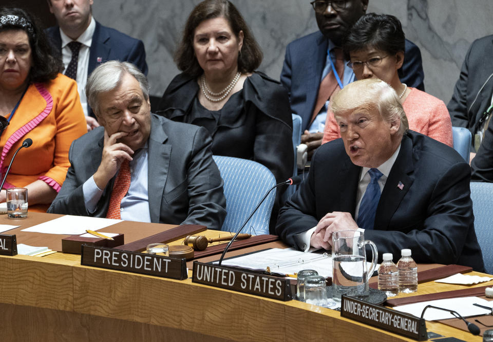 El presidente Donald Trump se dirige al Consejo de Seguridad de las Naciones Unidas durante la 73ª sesión de la Asamblea General de las Naciones Unidas, en la sede de la ONU, el miércoles 26 de septiembre de 2018. A la izquierda está el Secretario General de las Naciones Unidas, Antonio Guterres. (AP Foto / Craig Ruttle)