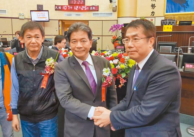 台南市副議長林炳利（左）被檢舉涉嫌詐領助理補助費，將衝擊下屆正、副議長選情。（本報資料照片）