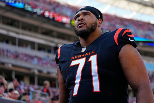 Bengals lose OT La'el Collins to injury vs. Patriots