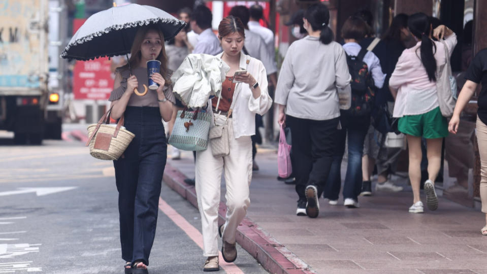 中央氣象署說明，今年夏天颱風少，氣溫較熱、雨量較少。資料照片，陳品佑攝