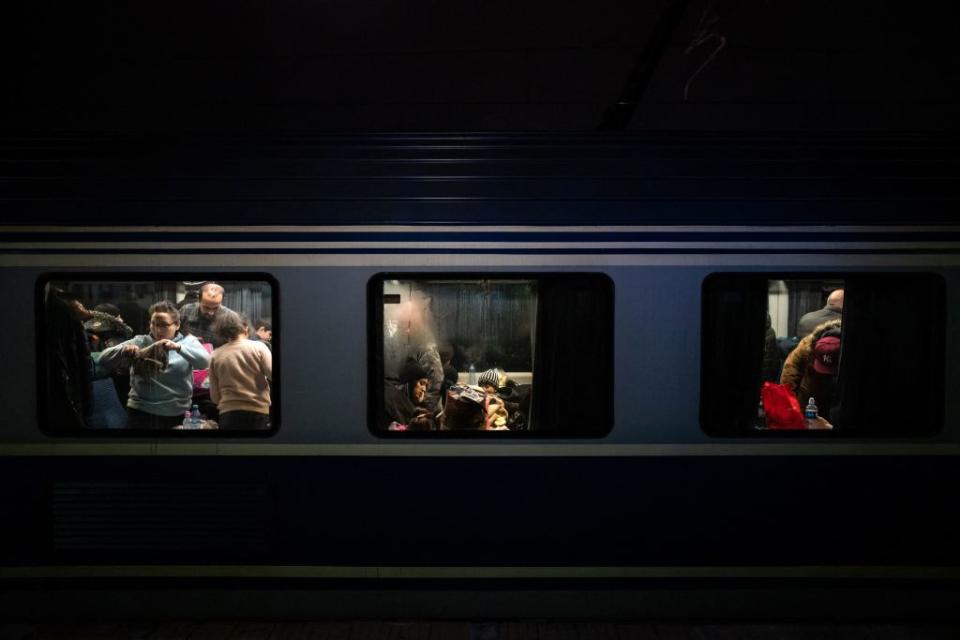 Refugees coming from Ukraine arrive at the North Railway Station in Bucharest, on March 4, 2022.<span class="copyright">Mihai Barbu—AFP/Getty Images)</span>