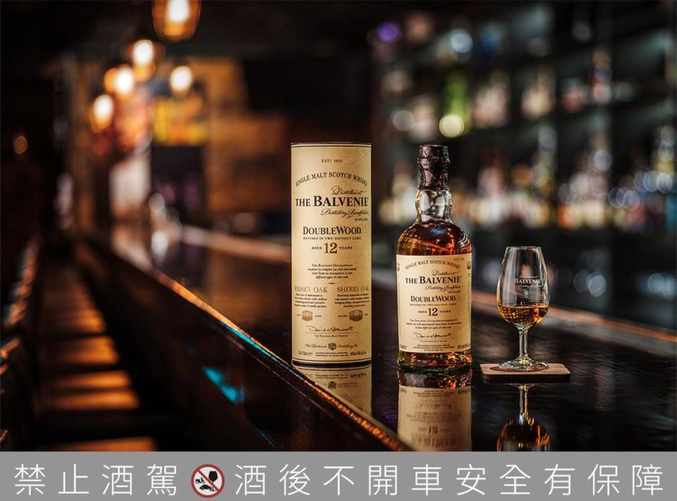 完成體驗並分享活動，即可獲得免費試飲券，活動期間內可於台南合作店家兌換百富12年雙桶1杯。（百富提供）