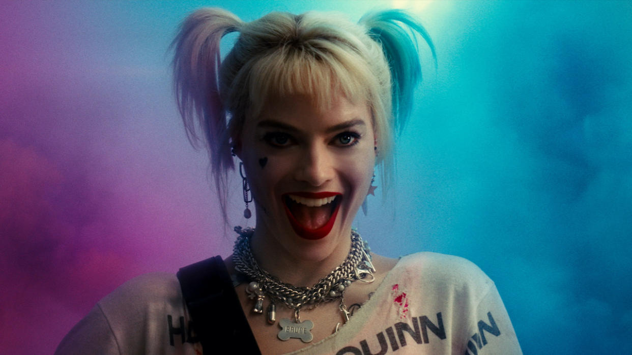  Margot Robbie's Harley Quinn looking excited in Birds of Prey 