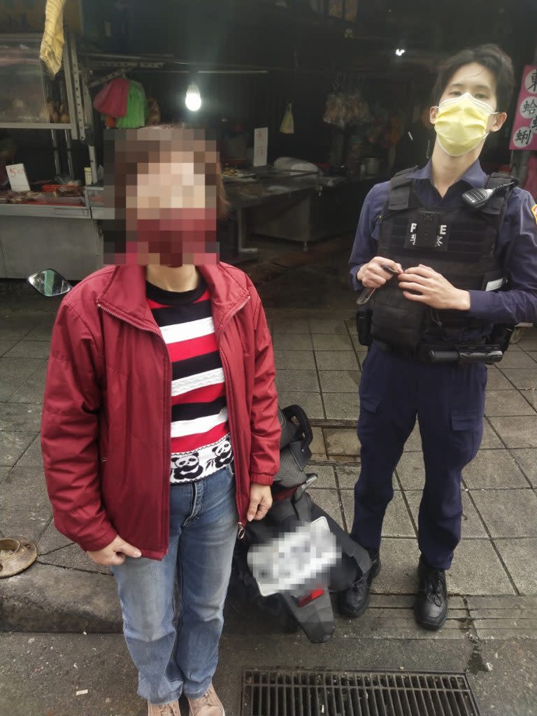 女子記錯車位，三重警合作積極尋回。（三重警分局提供）