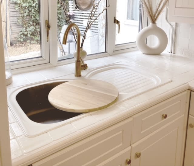 Becky Lane even painted the stainless steel sink. Gold accessories adds a wow. (Supplied Tap Warehouse/@21Oakham)