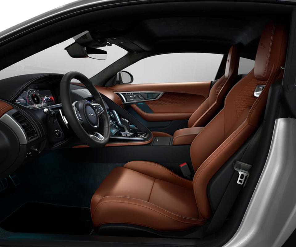 Jag_F-TYPE_22MY_P450_R-Dynamic_Coupe_Interior_120421_001.jpg