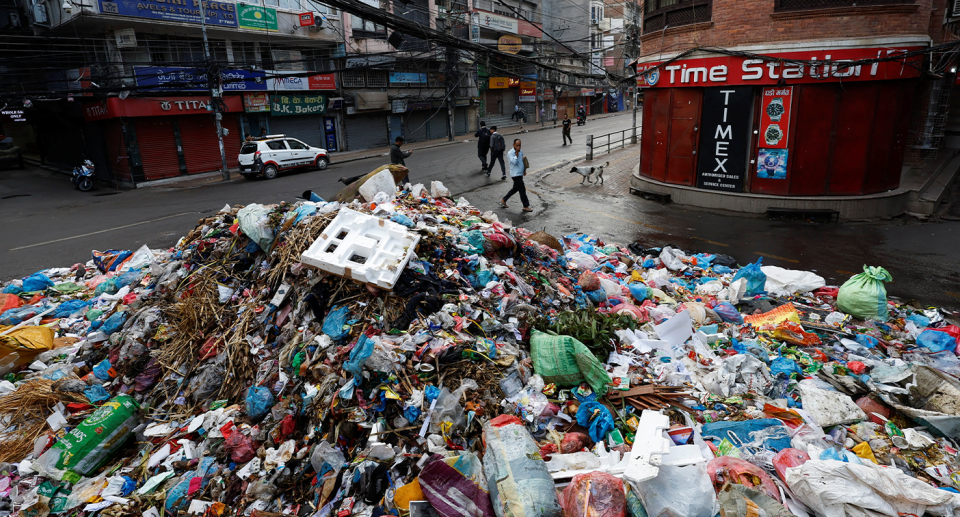 Garbage is piling up on the streets of Kathmandu causing a serious stench. Source: Reuters