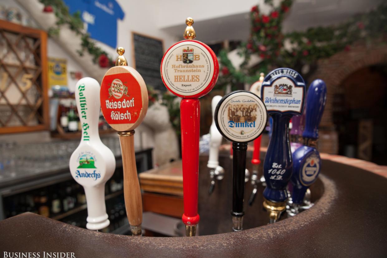 Zum Schneider restaurant, beer taps