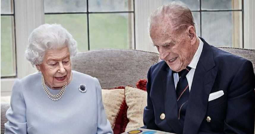 94歲的英國女王伊莉莎白二世和99歲的菲利普親王20日歡慶結婚73周年紀念。（圖／翻攝自theroyalfamily IG）