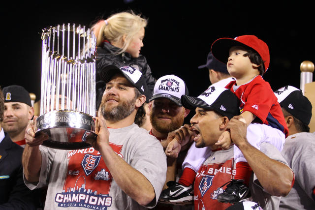 St. Louis Cardinals Lance Berkman tages back at first against