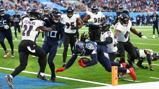 Jackson throws TD pass and Tucker kicks 6 FGs for Ravens in 24-16 win over  Titans in London