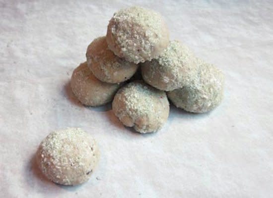 Thanks to a dusting of icy blue and white sanding sugar, these classic cookies glisten like freshly fallen snow.    <strong>Get the <a href="http://www.huffingtonpost.com/2011/10/27/mexican-snowdrop-cookies_n_1059908.html" target="_hplink">Mexican Snowdrop Cookies </a>recipe</strong>