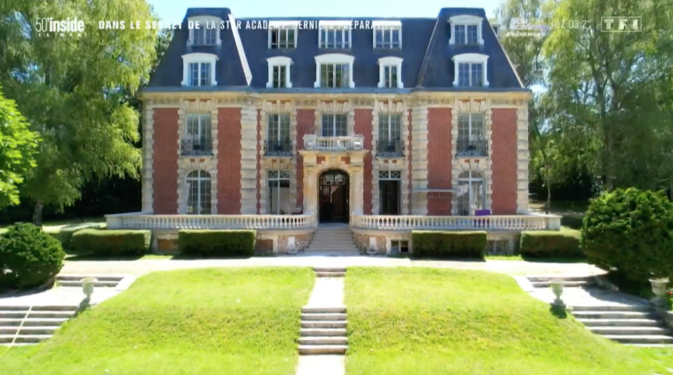 Visite du château et derniers préparatifs pour la Star Academy