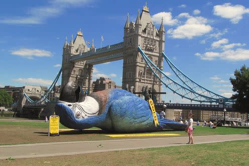 <span class="caption">A statue celebrating Monty Python's sketch The Dead Parrot near London's Tower Bridge ahead of a live show on the TV channel Gold.</span> <span class="attribution"><span class="source">DAVID HOLT/Flickr</span>, <a class="link " href="http://creativecommons.org/licenses/by-sa/4.0/" rel="nofollow noopener" target="_blank" data-ylk="slk:CC BY-SA;elm:context_link;itc:0;sec:content-canvas">CC BY-SA</a></span>
