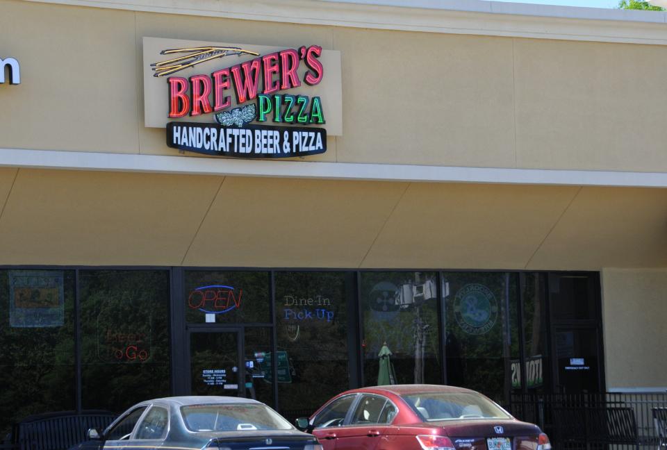 Brewer's Pizza/Pinglehead Brewing Company, pictured in 2015, at 14B Blanding Blvd. in Orange Park closed in November.