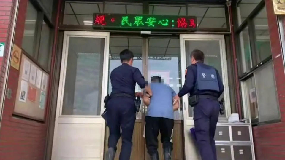 <strong>方男被帶回警局。（圖／中天新聞）</strong>