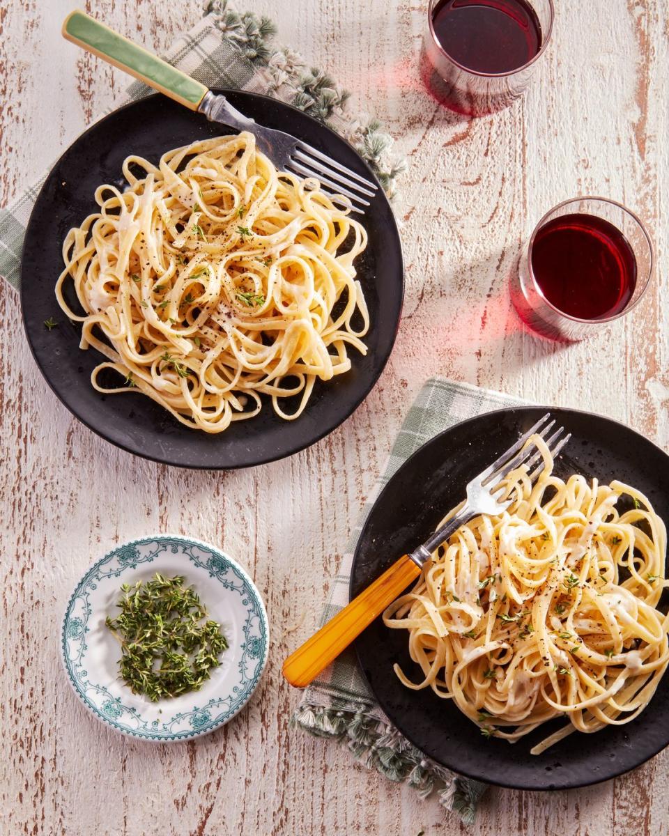 Easy, Peasy Fettuccini Alfredo